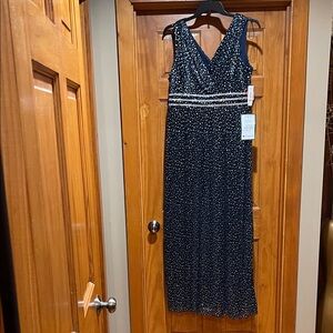Elegant Navy V-Neck Evening Dress
